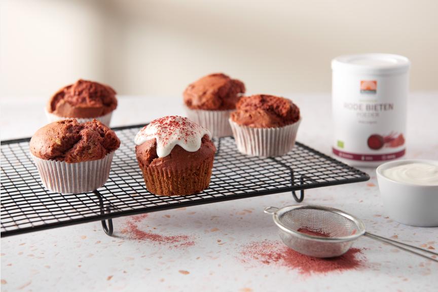 Gezonde Red Velvet muffins met rode bieten poeder